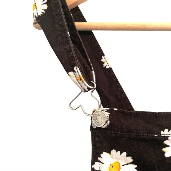 Forever 21 Mini Daisy Print Overall Dress - Picture 3 of 4